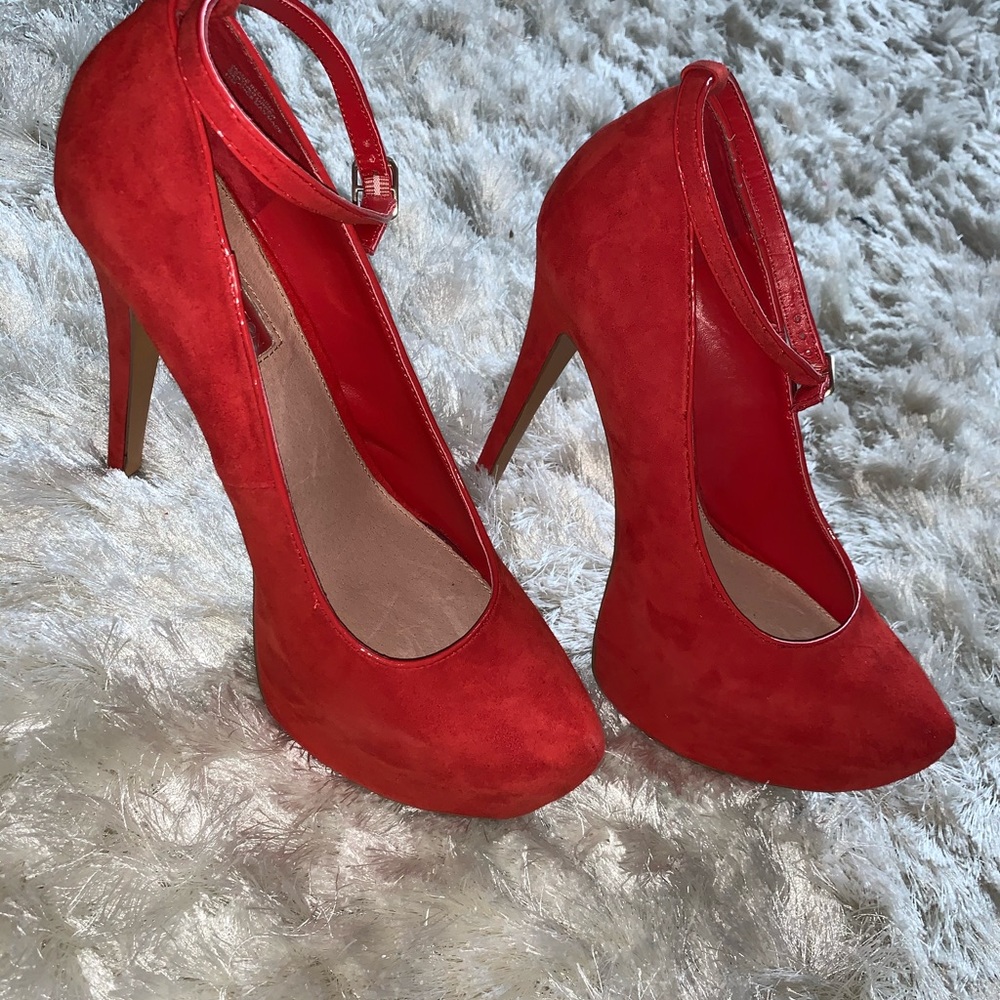 H by Halston Platform heels